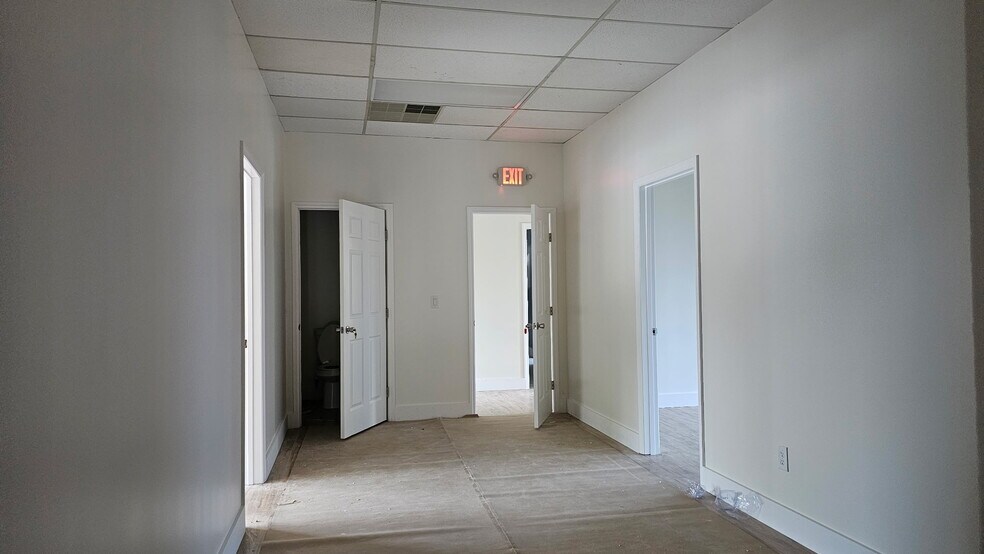 More Photos Of 443 Congaree Rd, Greenville Freestanding For Lease