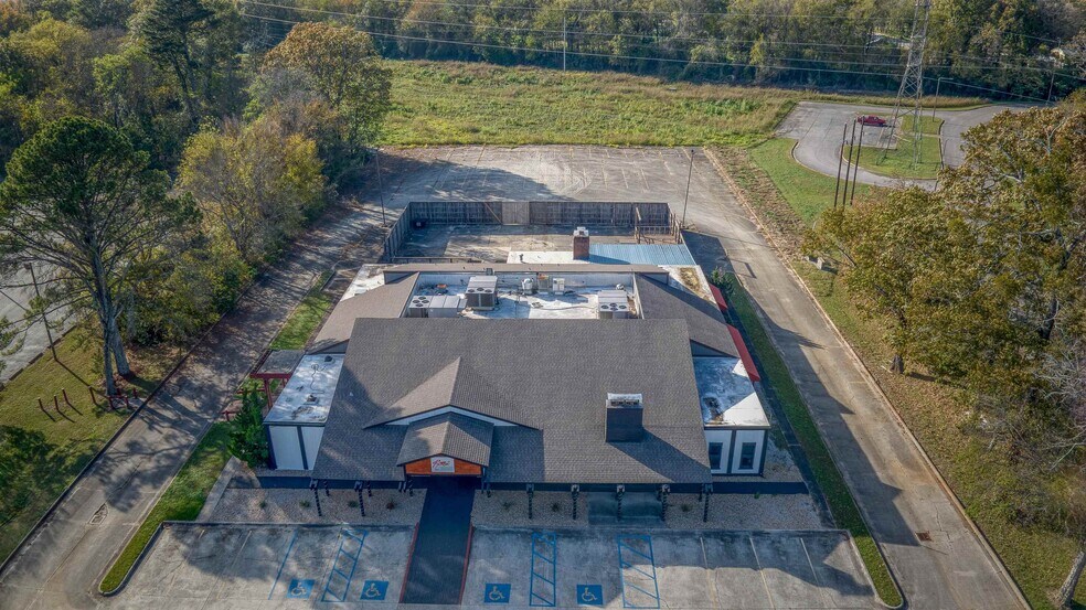 More Photos Of 4840 Hatch Blvd, Muscle Shoals Restaurant For Sale