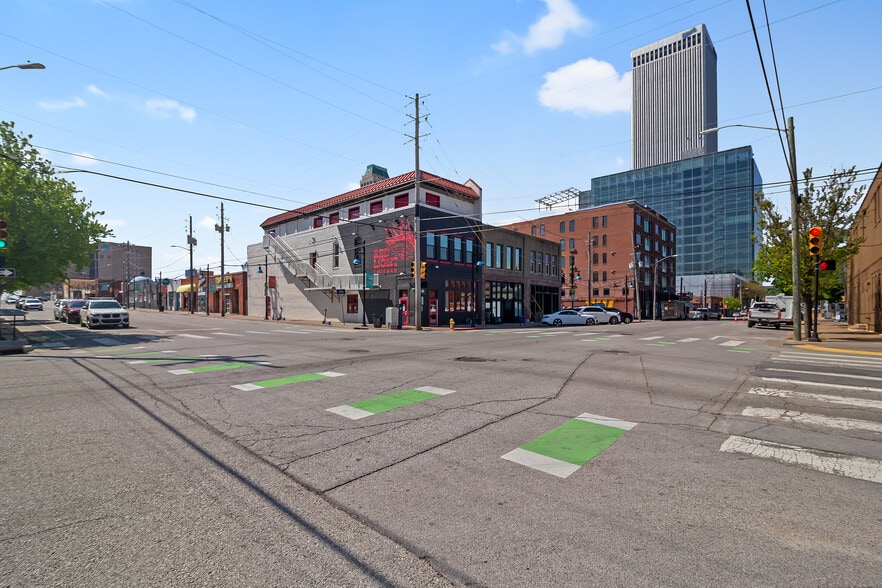 More Photos Of 332 E 1st St, Tulsa Restaurant For Lease