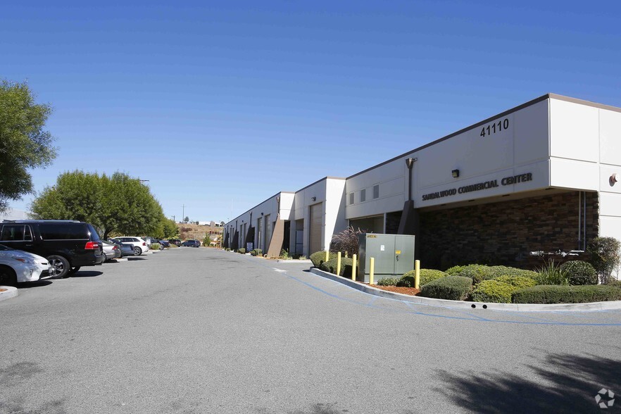 More Photos Of 41110 Sandalwood Cir, Murrieta Warehouse For Lease