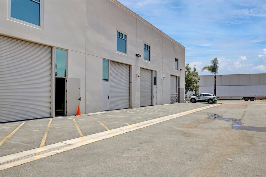 More Photos Of 250 S Pacific St, San Marcos Flex For Lease