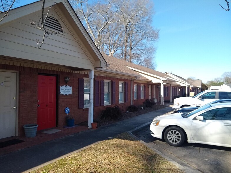 More Photos Of 118 North Ave, Jonesboro Office For Lease