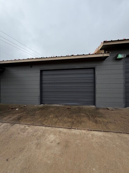 More Photos Of 1650 FM 66, Waxahachie Flex For Lease