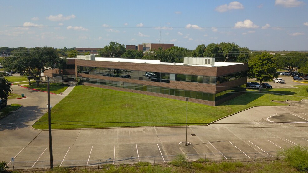 More Photos Of 115 Medical Dr, Victoria Medical For Sale