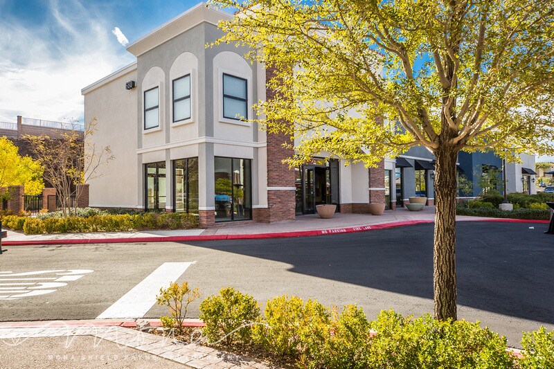 More Photos Of 670 S Green Valley Pky, Henderson Storefront Retail Office For Sale