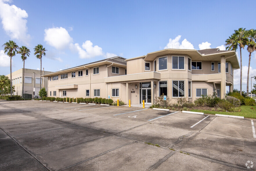 Primary Photo Of 1991-1993 Industrial Dr, Deland Coworking Space