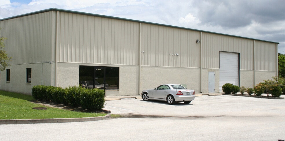 More Photos Of 4126 Louis Ave, Holiday Warehouse For Sale