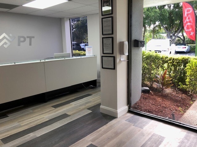More Photos Of 312-384 S Military Trl, Deerfield Beach Light Distribution For Lease