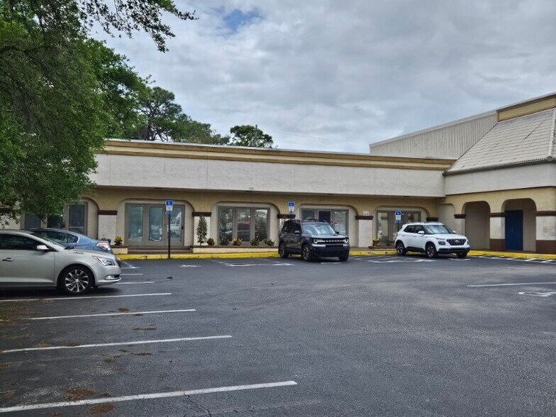 More Photos Of 6500 Fort Caroline Rd, Jacksonville Unknown For Lease