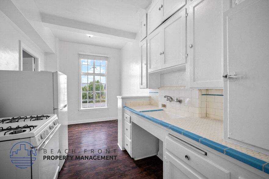 More Photos Of 512 S Hobart Blvd, Los Angeles Apartments For Sale