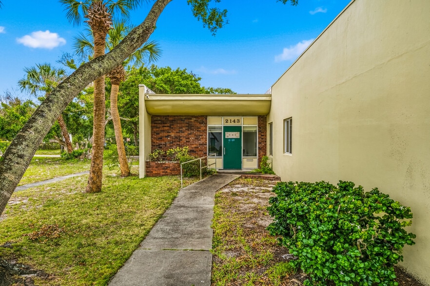 More Photos Of 2145 15th Ave, Vero Beach Office For Sale