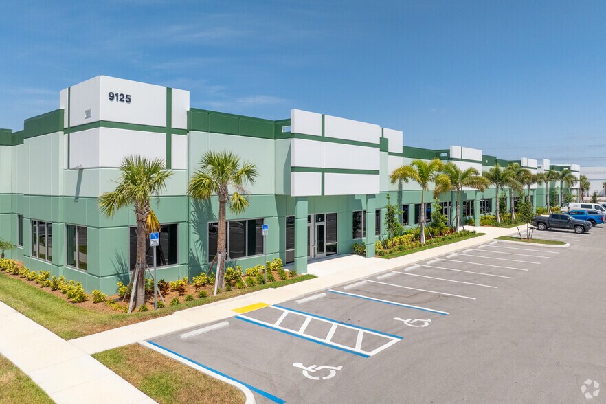 Primary Photo Of 9125 Links Commons Dr, Fort Myers Distribution For Lease
