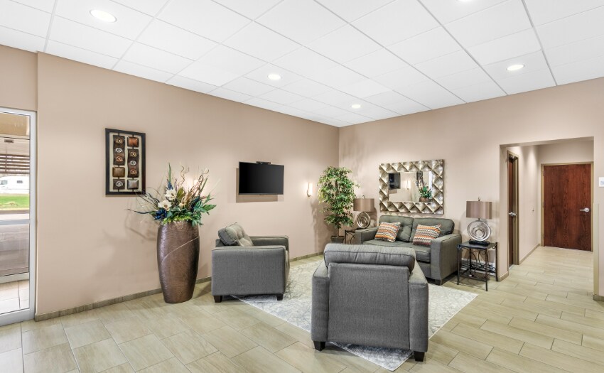 More Photos Of 265 33rd Ave, Columbus Hotel For Sale