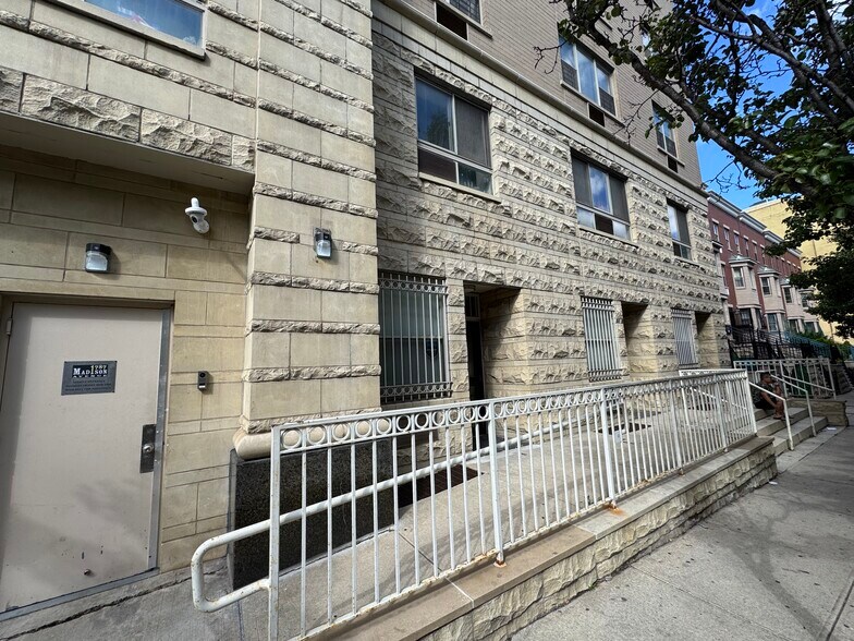 More Photos Of 1787 Madison Ave, New York Apartments For Lease