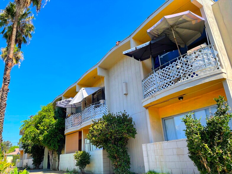 More Photos Of 6956 Kester Ave, Van Nuys Apartments For Sale