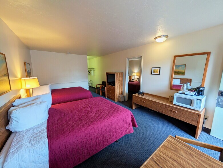 More Photos Of 145 N Main St, Manti Hotel For Sale