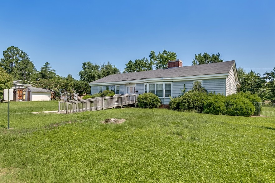 More Photos Of 1202 N Main St, Marion Assisted Living For Sale