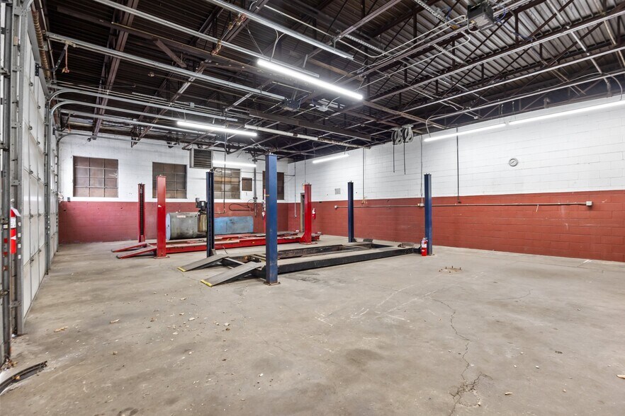 More Photos Of 1010 Spruce St, Lawrenceville Warehouse For Sale
