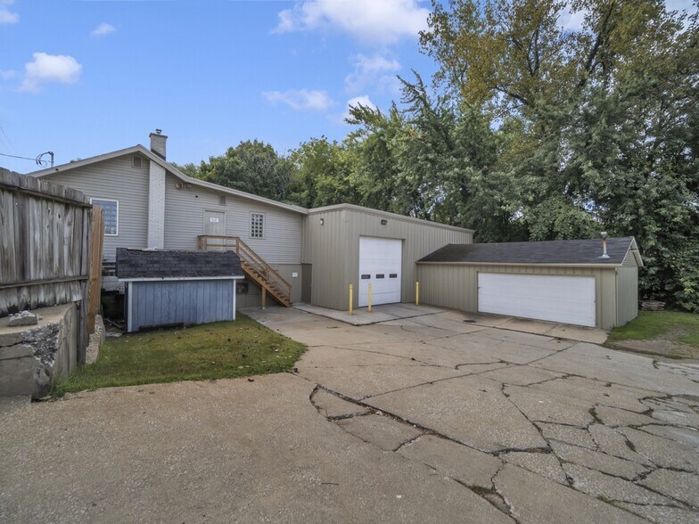 More Photos Of 4018 12th St NW, Canton Light Manufacturing For Sale