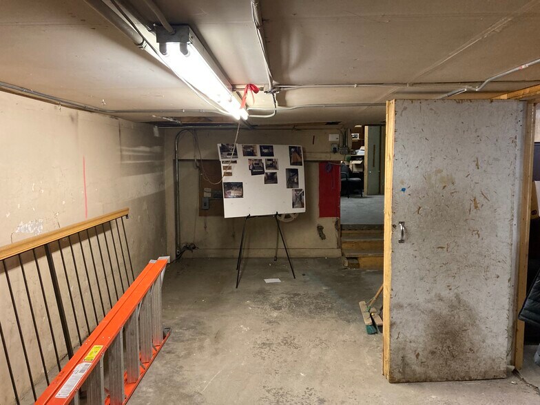 More Photos Of 309 W Superior St, Duluth Storefront For Sale