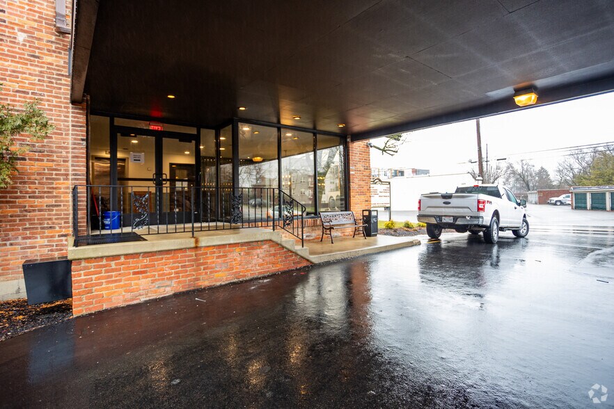 More Photos Of 1200 Chambers Rd, Columbus Office For Lease