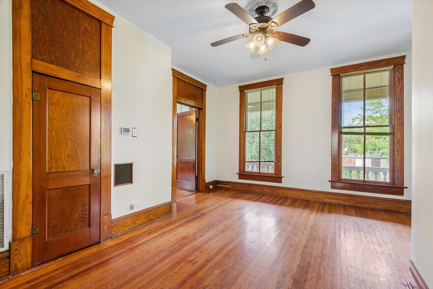 More Photos Of 119 E 20th St, Houston Office Residential For Sale