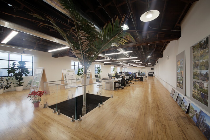 More Photos Of 4127 S State St, Chicago Manufacturing For Lease