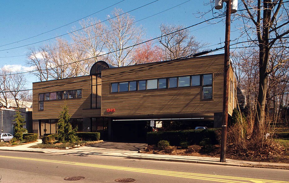 Primary Photo Of 1345 Queen Anne Rd, Teaneck Office For Lease