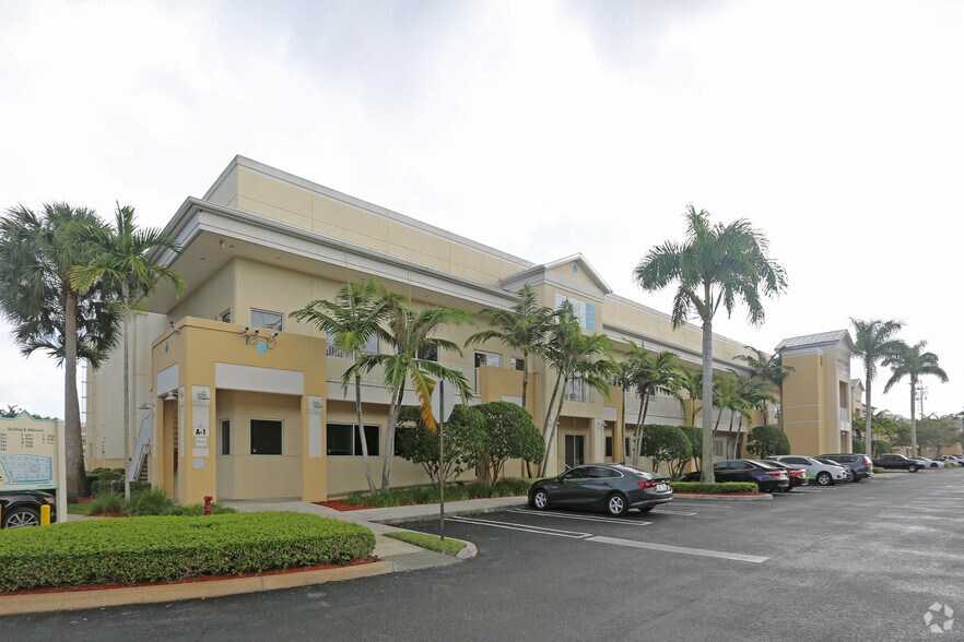 More Photos Of 2701 Vista Pky, Royal Palm Beach Light Manufacturing For Lease