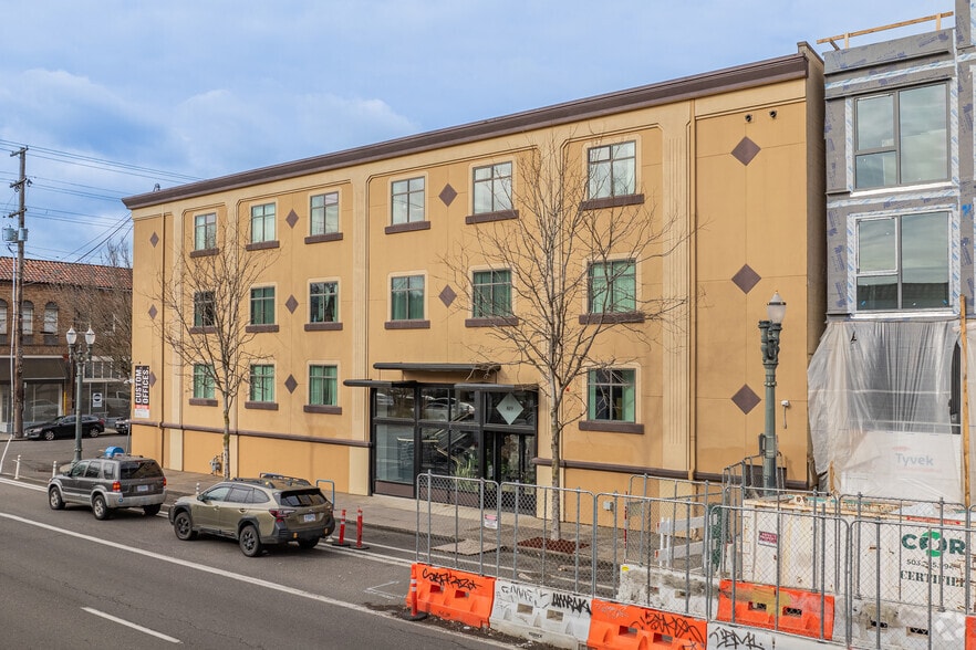 More Photos Of 819 SE Morrison St, Portland Medical For Lease