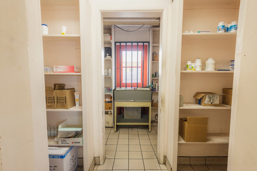 More Photos Of 11149 Garvey Ave, South El Monte Veterinarian Kennel For Sale