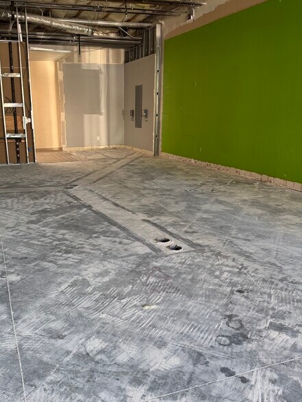 More Photos Of 252-254 W Los Angeles Ave, Moorpark Freestanding For Lease