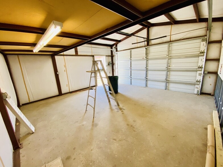 More Photos Of 1014 W County Line Rd, New Braunfels Office Residential For Sale