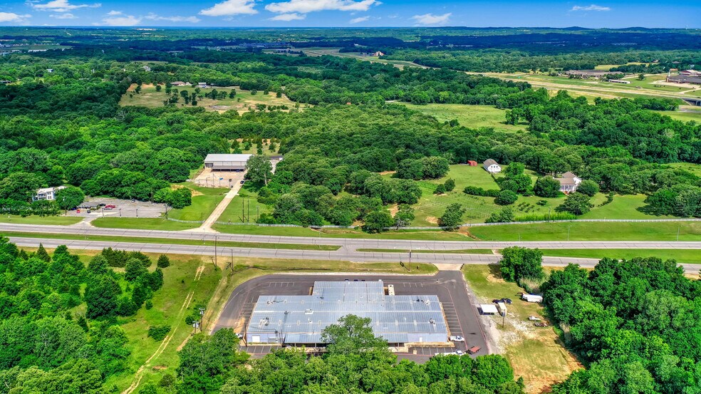 More Photos Of 4006 Texoma Pky, Denison General Retail For Sale