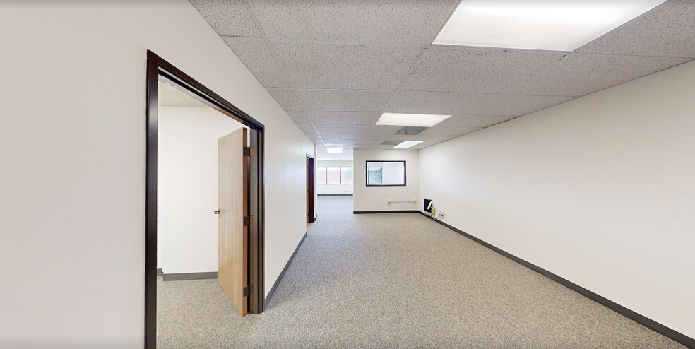 More Photos Of 370 Amapola Ave, Torrance Unknown For Lease