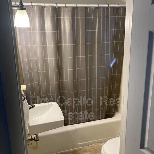 More Photos Of 5104 Fairfield Rd, Fairfield Apartments For Sale