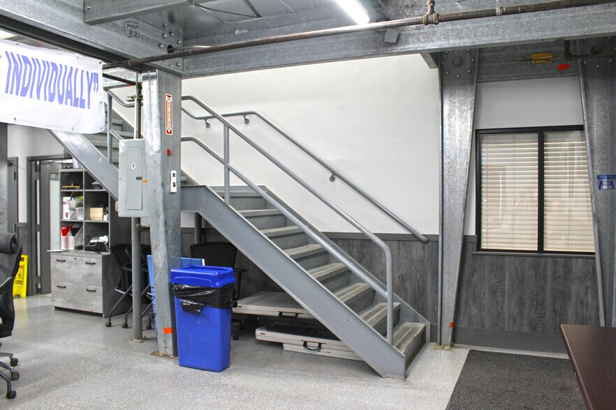 More Photos Of 101 Ritchie Rd, Capitol Heights Warehouse For Sale