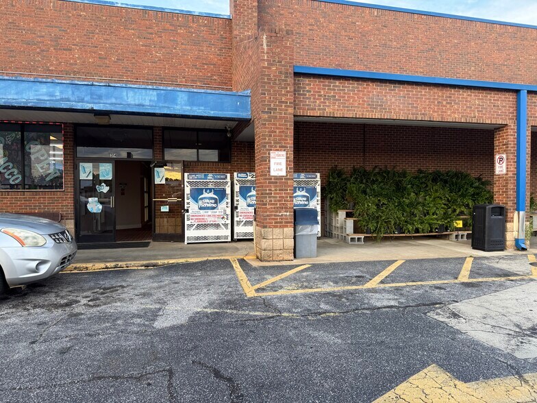 More Photos Of 314 S Mine St, McCormick Unknown For Lease