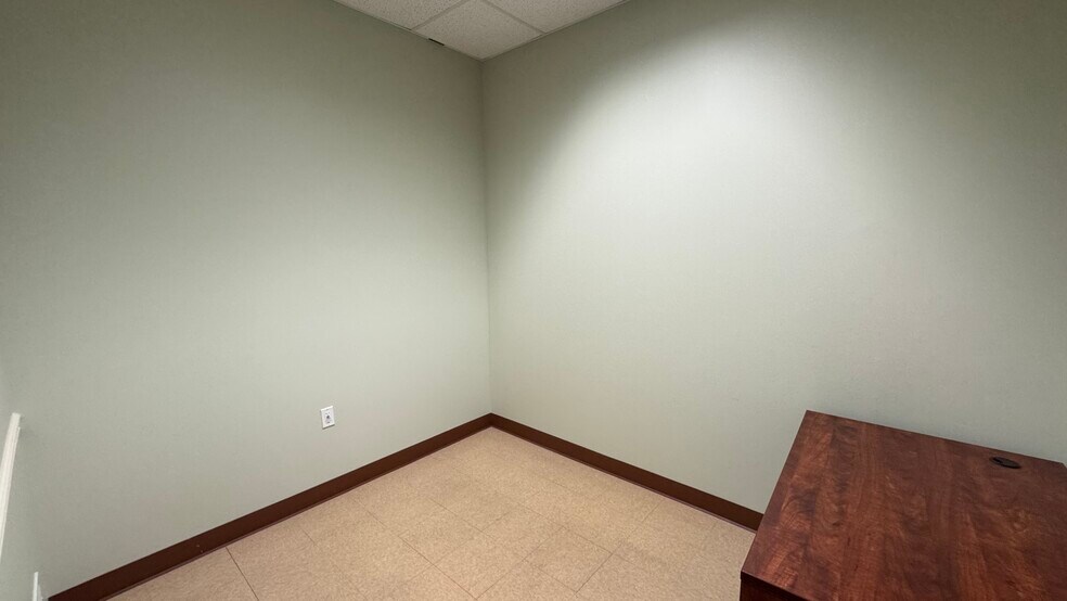 More Photos Of 4379 Easton Ave, Bethlehem Office For Sale