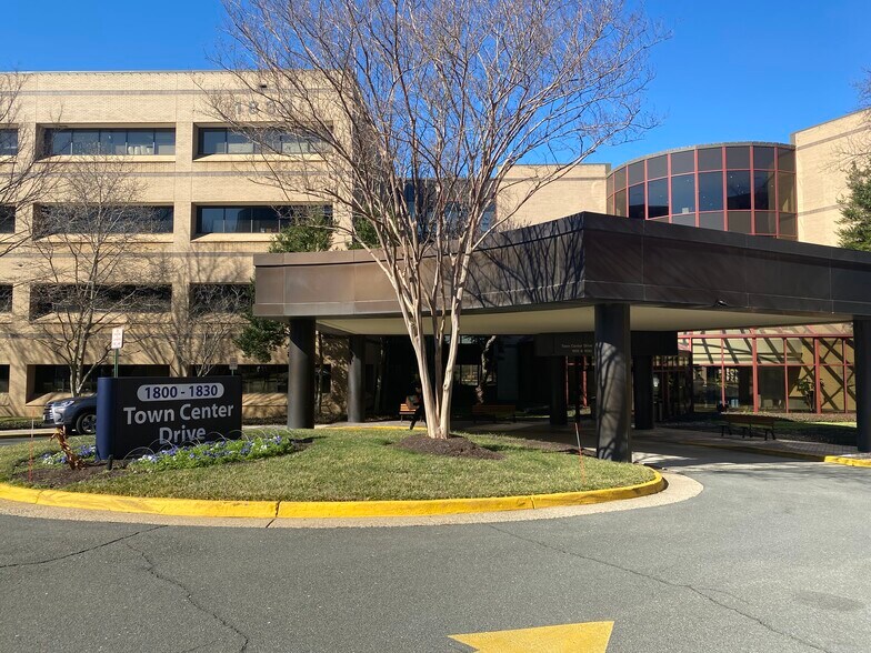 More Photos Of 1830 Town Center Dr, Reston Medical For Sale