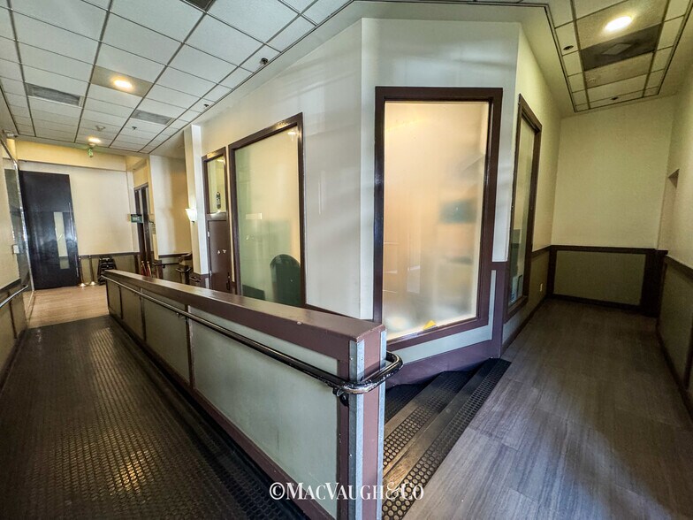 More Photos Of 13-31 E Colorado Blvd, Pasadena Storefront Retail Office For Lease