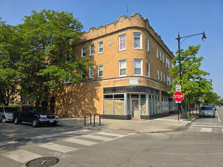 More Photos Of 3301-3305 W Bryn Mawr Ave, Chicago Storefront Retail Residential For Lease
