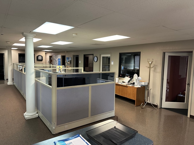 More Photos Of 2084 Lapham Dr, Modesto Warehouse For Sale