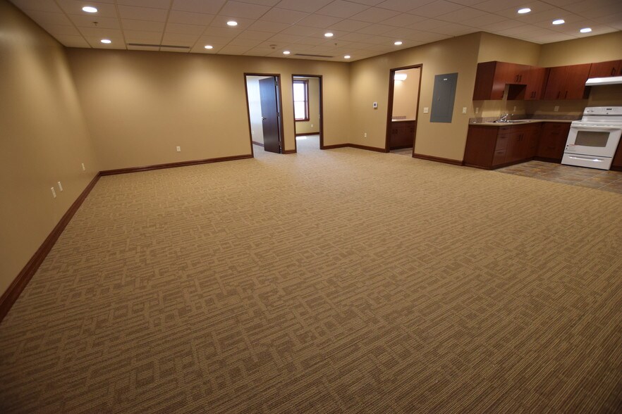 More Photos Of 401 W Villard St, Dickinson Storefront For Lease