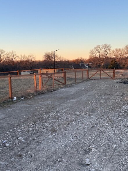 More Photos Of 2895 County Road 341, McKinney Land For Lease
