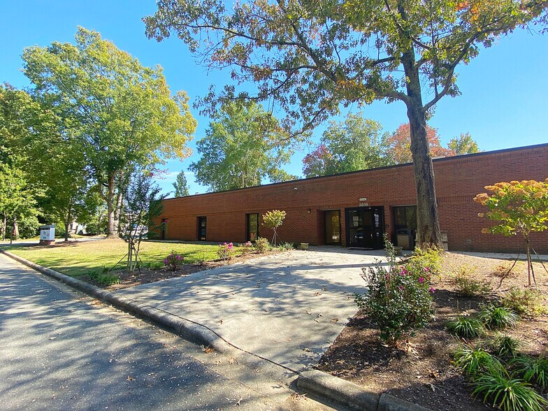 More Photos Of 3816 Latrobe Dr, Charlotte Medical For Lease
