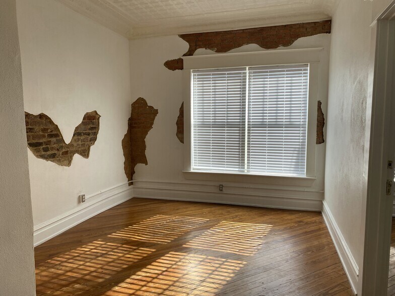 More Photos Of 213 E Louisiana St, McKinney Office For Lease