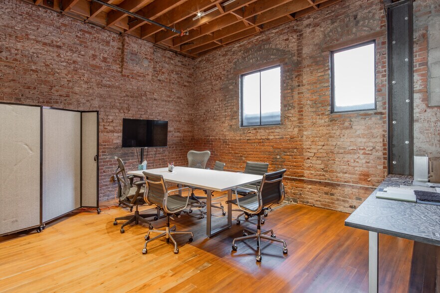 More Photos Of 646-654 N Spring St, Los Angeles Office For Sale