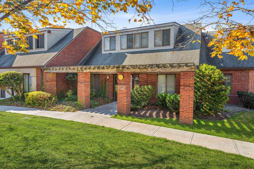 Primary Photo Of 35-37 Tamarack Cir, Skillman Medical For Lease