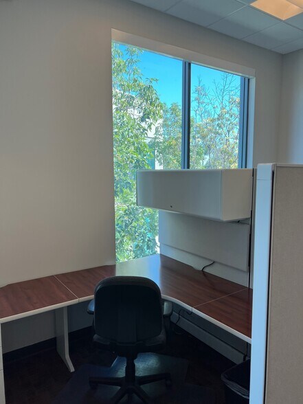 More Photos Of 830 Roosevelt Ave, Irvine Office For Sale